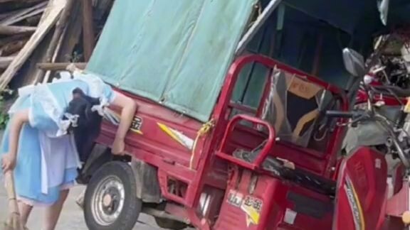 con gái phải thì mị nết na