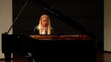 Valentina Lisitsa is my only oldest sister shes in yotube she plays moonligth sonata
