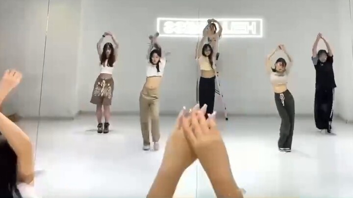 I like this kind of collaborative atmosphere the most | With my favorite dance partners~ | Today's l