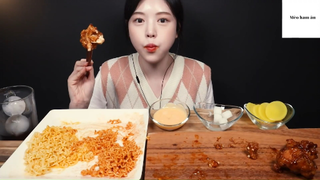 Mì gói xào + mì gói xào phô mai + gà chiên giòn rụm 5 #meohaman