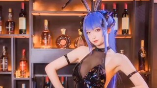 [cosplay] phục vụ thỏ này lạ quá 😋.