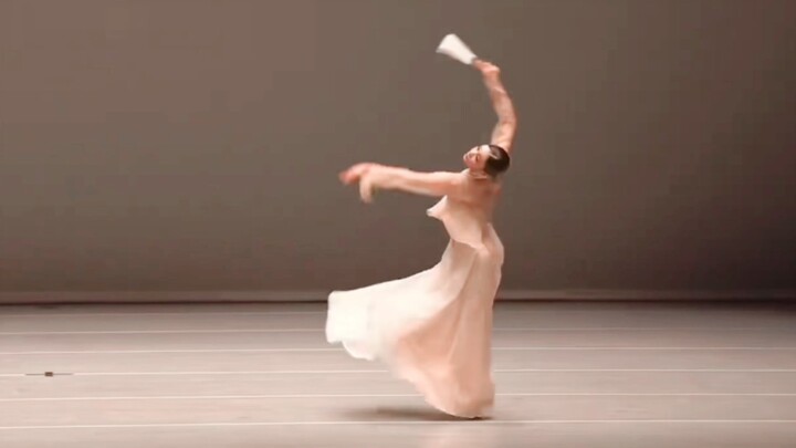 "She is a plum blossom in full bloom, standing proudly on the branches until she dies."