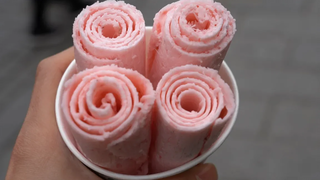 Strawberry Ice Cream Roll (Fried Ice Cream)() / Korean Street Food / Jeonju hanok Village