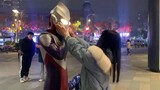 [Tiga's Outing Chap 35] Ultraman này là nam hay nữ? Bạn bao nhiêu tuổi?