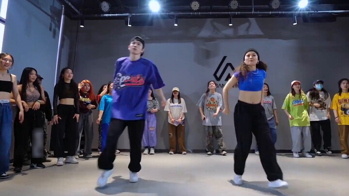 Big Bang's songs are great! J-San & Yolin choreograph BIGBANG's "Fantastic Baby"