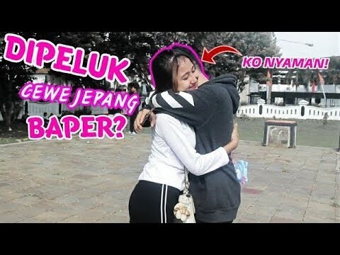 #Sekomit | DAPET PELUKAN DARI ORANG GK DIKENAL (Hug Or Slap Indonesia)
