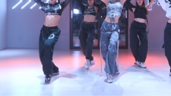 【Changsha Fsence Dance Studio】ท่าเต้นสุดเท่ของ XG-GRL GVNG
