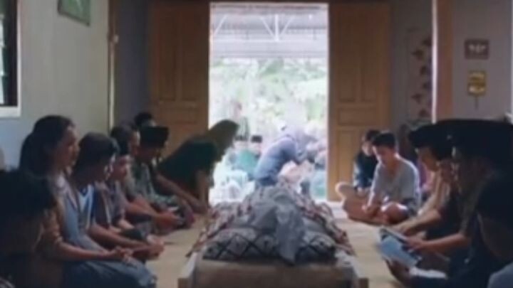 jangan keluar waktu magrib