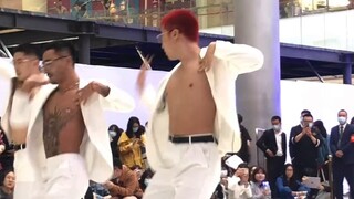 [Random Dance] Penampilan langsung klasik Kim Jong Kook Sistar-Alone? Bahasa Indonesia: Apakah ada y