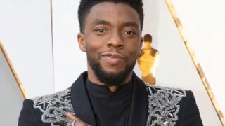 Pada pemutaran perdana "Black Panther 2", kru menggunakan kostum untuk memperingati Boseman dan bena