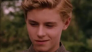 His beauty is like a flash in the pan. Although his blooming period is only one movie, it is still i