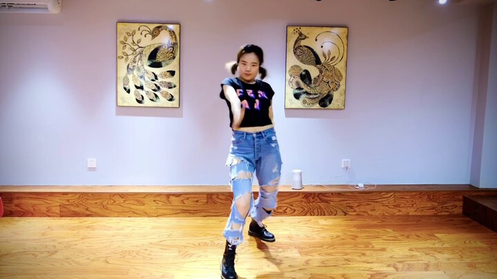 [LY] คิมยงซอน MAMAMOO เผยโฉมเวอร์ชั่นเต็มของการเต้นในห้องซ้อมแบบไม่มีมวยผม มีเพียงผมหางม้าต่ำ~
