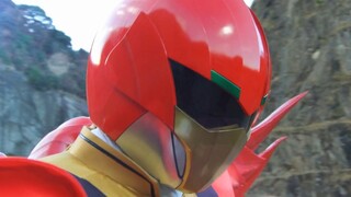 Bentuk unik yang ditingkatkan dari Red Ascension Super Sentai Red Warriors