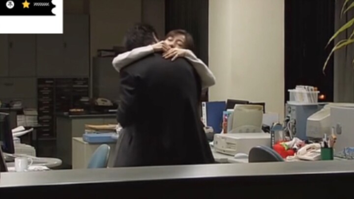[Movie] Kiss Scene Of Male And Female Colleagues 