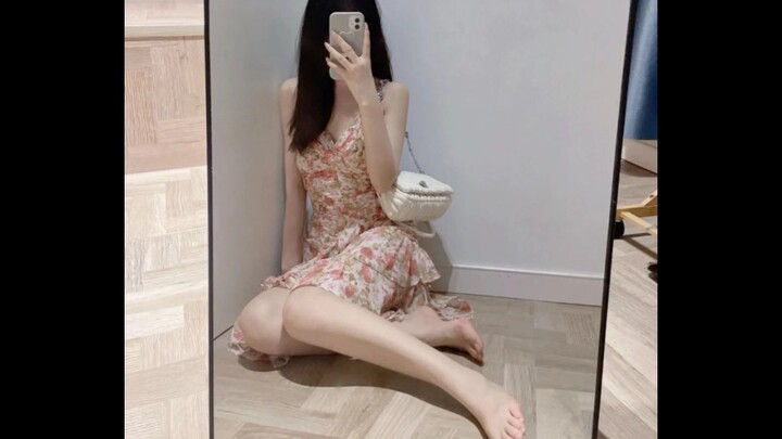 การเดินเท้าเปล่าในน้ำถือเป็นพฤติกรรมที่เด็กๆ ไม่ชอบ แต่เหมาะสำหรับนักศึกษา