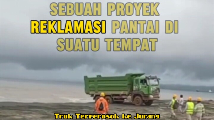 Truk Terperosok ke Jurang