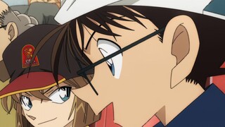 The first time Conan and Ai watched the game together VS the current time Conan and Ai watched the g