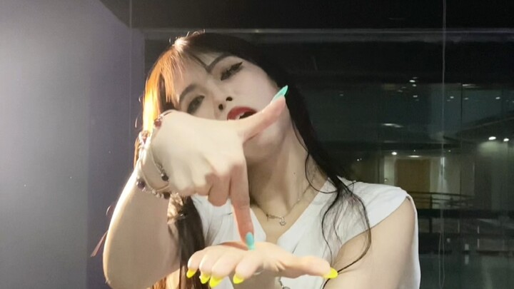 Thật tuyệt khi chị Ma của bạn sắp trở về! 【HyunA｜Nhảy cover｜】