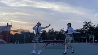 15 years old, 9th grade | Graduation cover dance of "Ditto" The school dress is so pretty!!