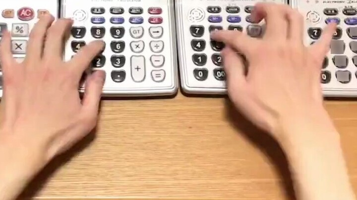 Mainkan アイドル (Idola) YOASOBI dengan lima kalkulator