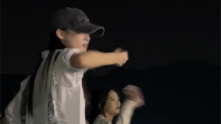 ชมการท้าทายควันบุหรี่ของนักศึกษาสาวในสนามเด็กเล่น