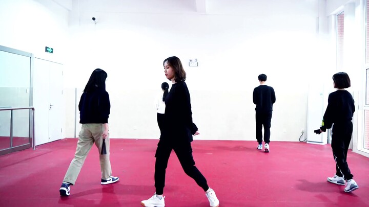 [Nanwai Xianlin High School Street Dance Club] A group of high school students practice the TNT vers