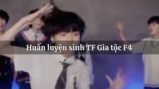 Bố Lý mát tay thật đấy "nhặt" toàn người đẹp không à