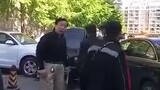 The SF Express courier was slapped in the face, and the boss responded domineeringly. I will resign 