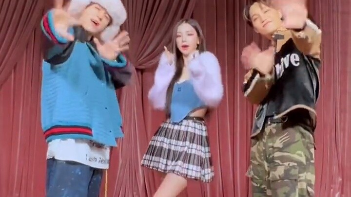 Karina X EXO X NCT's new song Candy dance challenge!