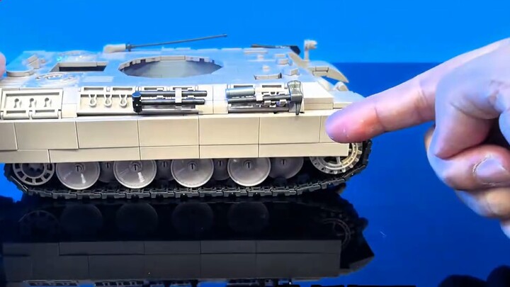 Have you ever seen a double-barreled leopard? Here comes the Corian air defense vehicle! A creative 
