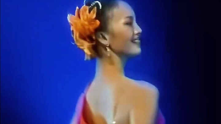 Melihat kembali tarian Jin Chen “Flowers” lagi, itu adalah karya yang telah ditarikan oleh banyak pe