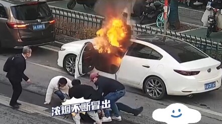 冲向“火车”救人，他们没有片刻犹豫