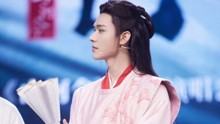 You know, Wen Kexing's popularity is not just due to his good looks.
