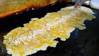 / giant cheese rolled omelette - korean street food