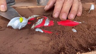 Sand casting copper-made Ultraman Tiga model