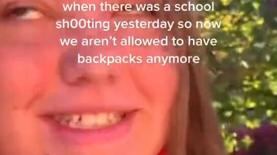 Sekolah tidak memperbolehkan kami membawa tas sekolah? ....