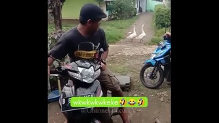 Kelakuan Warga Negara Indonesia Yang Absurd Dan Bikin Ngakak Parah Dehh