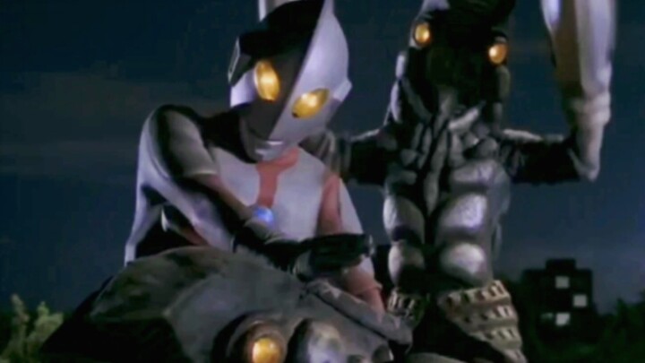 Thế hệ đầu tiên của bộ sưu tập Ultraman so với Baltans
