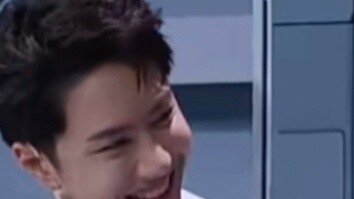 [Wang Yibo] Kapten Wang Yibo bertemu kucing dan tikus? Sungguh luar biasa, haha...