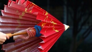 Is this red umbrella worthy of the Lord of Flower City?