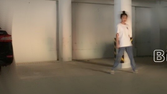 [Come in and watch the beautiful girl dance] A 15-year-old high school student dances to the Red Hou