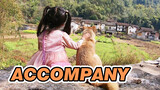 【Dogs】Kids with no company and no smartphone plays with her dog
