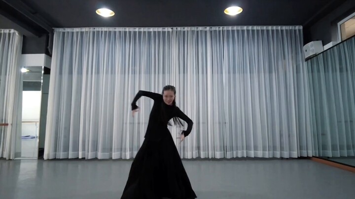 Believe me, I fell in love with the Mongolian dance [Winter] at the first dance. It is cool and beau