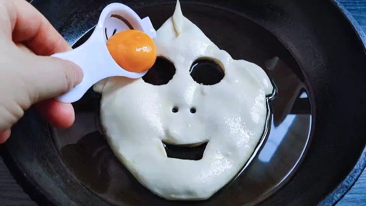 [Food][DIY] Fried pasta "Ultraman" at 180 degrees Celsius