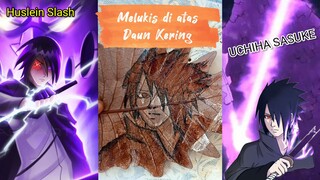 Lukis Karakter Uchiha Sasuke di Atas Daun Kering Pake Kopi