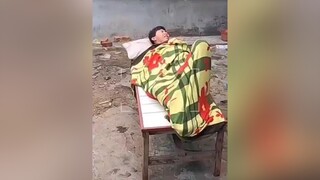 bắt chấp mưa gió , Ngủ vẫn cứ ngủ 😴😴😴nguyễnhải hài troll hàihước teamnguyenhai vuinhon