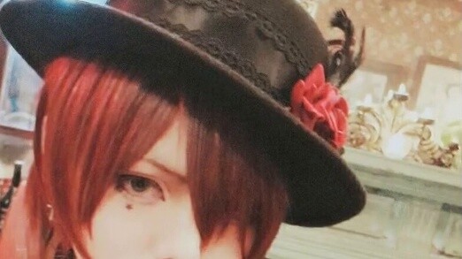Tại sao hầu hết các cosplayer ở các hội chợ truyện tranh đều xinh đẹp nhưng tôi hiếm khi nhìn thấy n