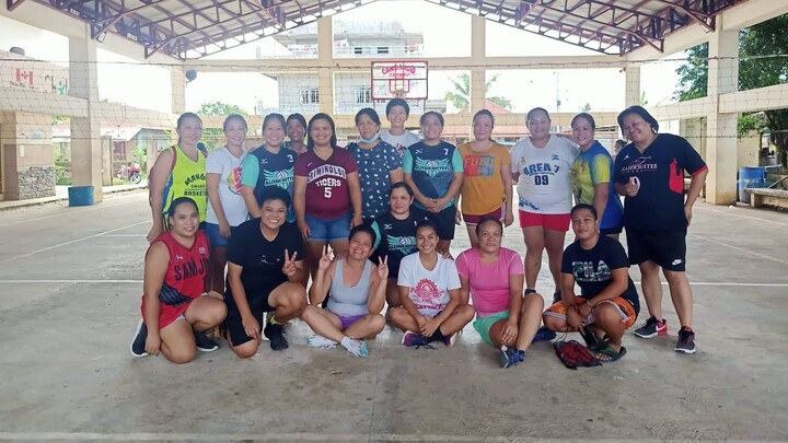 Volleyball with Friends #Marasbaras #Candahug #Pawing