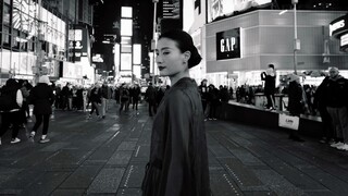 A spontaneous Sheniu dance in New York #FloatingLight #TimesSquareNewYork #GaiGai Choreography