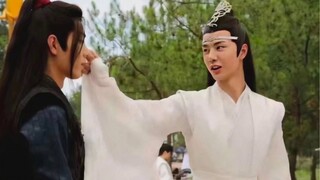 [Bojun Yixiao] "Anh Zhan, tóc anh rối tung rồi" đối với tôi thật ngọt ngào! Trong lòng hắn kích động